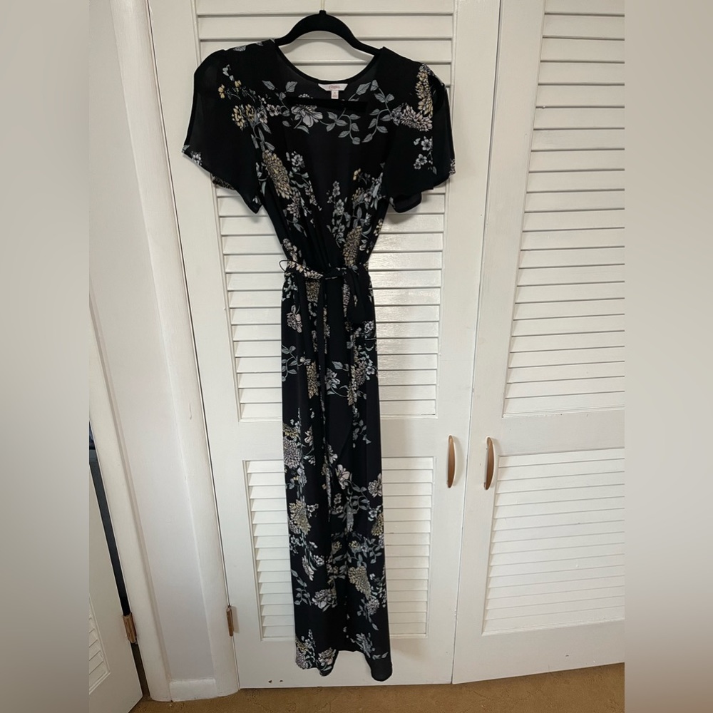 Women’s black dress size small